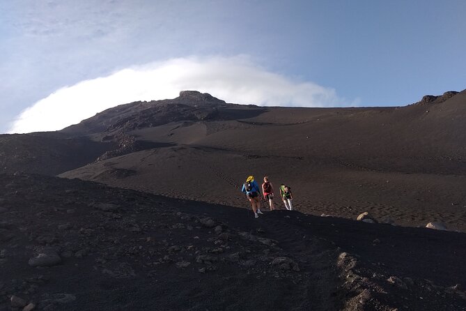 7. Ascension of VOLCAN Grand Pico to FOGO - The summit payoff: crater closeness and the view inside the volcano