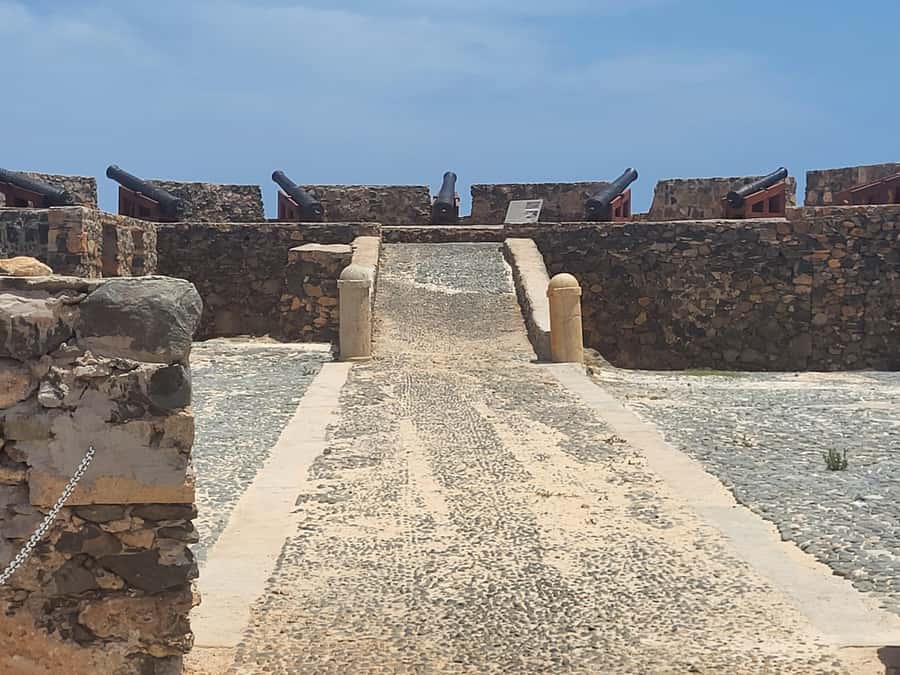 Boa Vista: Motoryacht Trip with Fishing, Snorkel, Beach BBQ - Bay of Chaves Cruise Time: The Slow Part of the Day