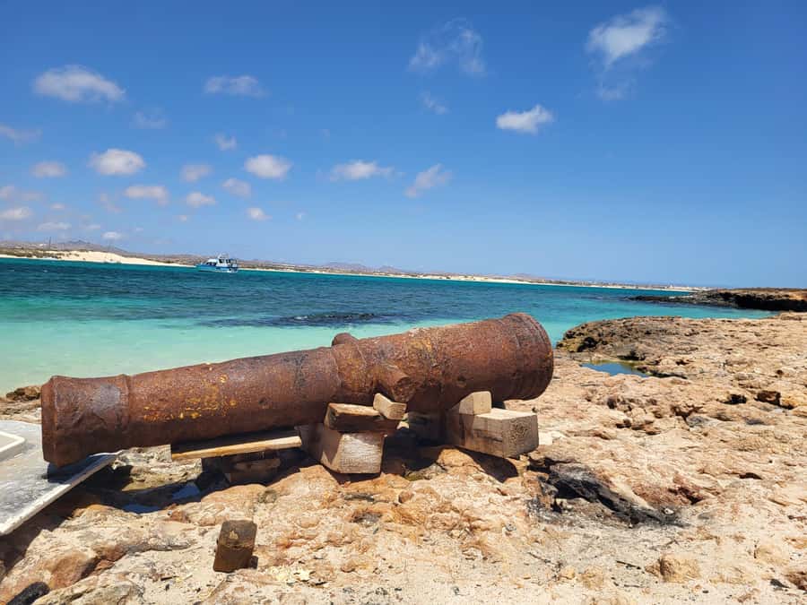 Boa Vista: Motoryacht Trip with Fishing, Snorkel, Beach BBQ - The Renovated Fort, Beach Swimming, and Island Time
