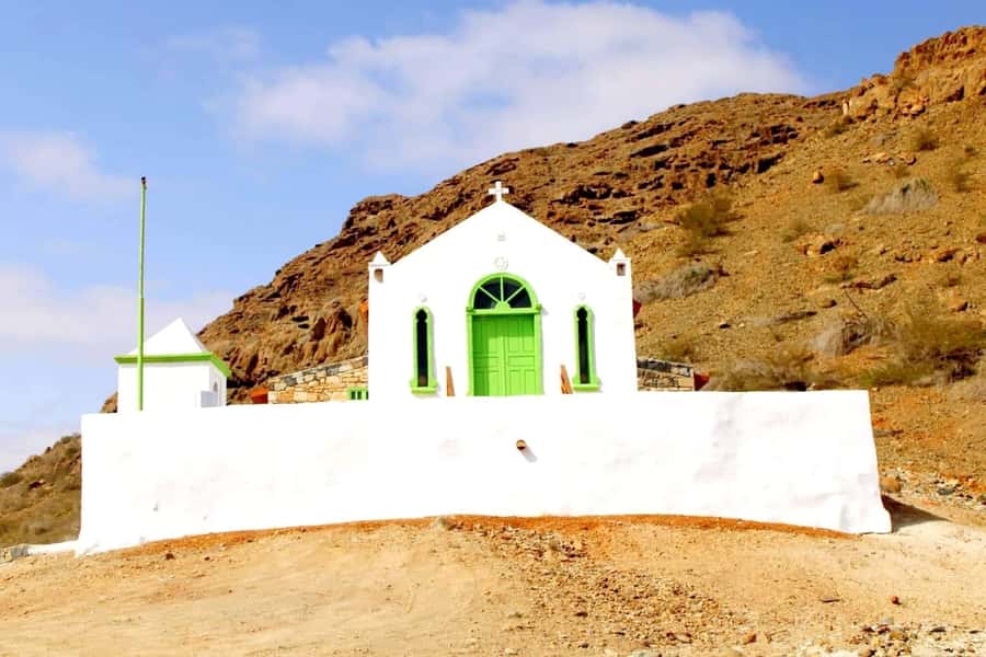 Boa Vista: Santa Monica, Dunes, Caves and Village 4x4 Tour - Varandinha caves, also called Bracona: coastal rock that takes your breath