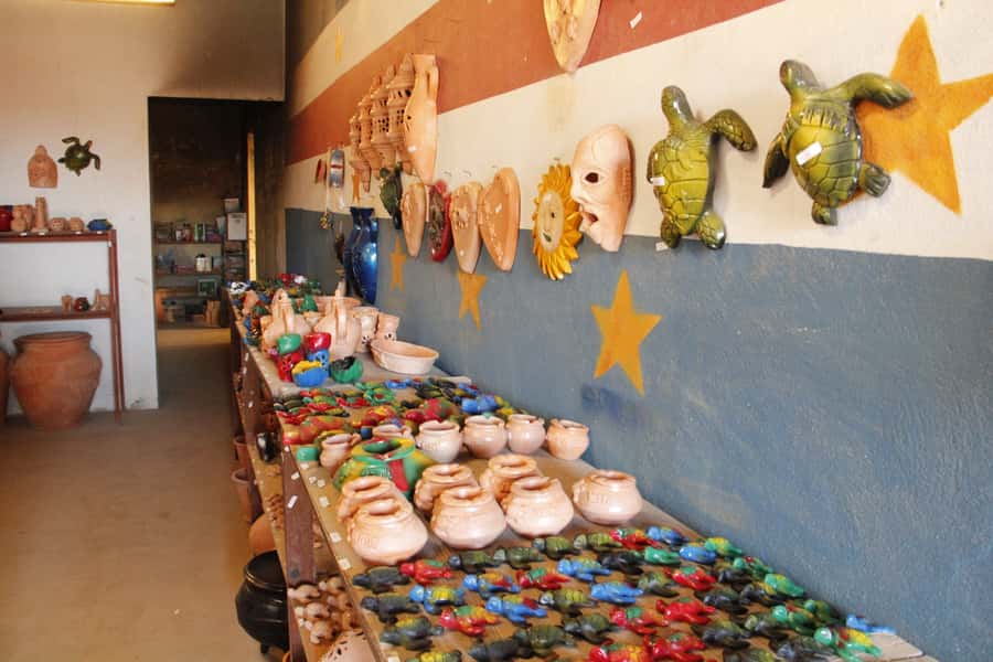 Boa Vista: Shipwreck, 4x4 Ride & Caves Day Tour with Lunch - Santa Monica Beach Cooling Break and Sea-Life Chances