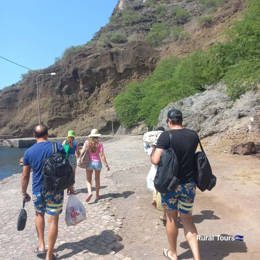 Boat Trip to Aguas Belas Cave+Barbecue - Entering the cave and swimming inside safely
