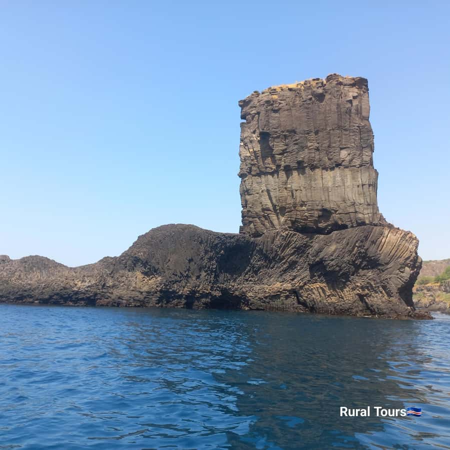 Boat Trip to Aguas Belas Cave+Barbecue - The black-sand beach stop and barbecue lunch