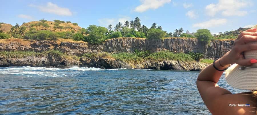 Boat Trip to Aguas Belas Cave+Barbecue - Boat trip from Porto Ribeira da Barca to the cave