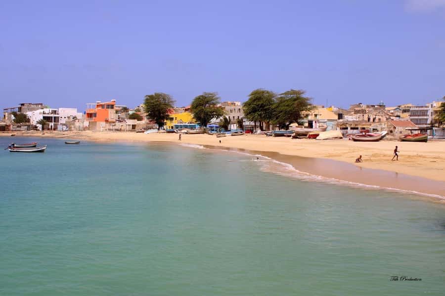 Boavista: City Tour with a Splash at Estoril Beach - Timing, walking, and how to avoid the heat hitting too hard