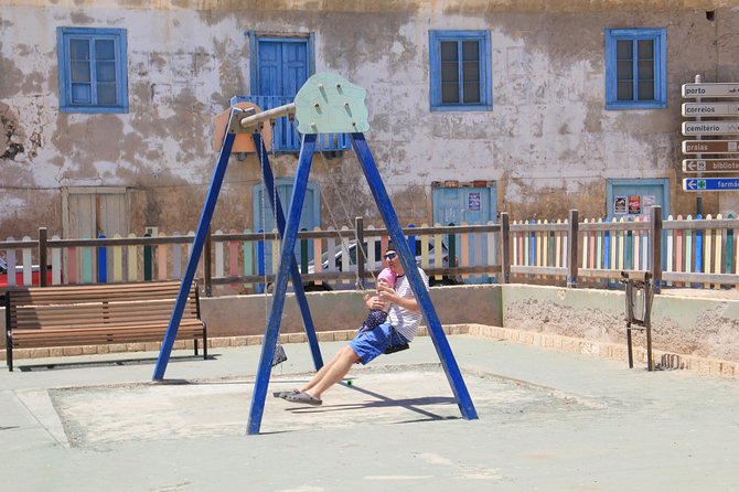 Combi Relax Tour - Stop 3: Praia da Varandinha and the caves people love