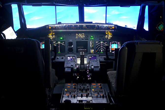 Flight Simulation Experience - Airport of Your Choice, Takeoff, and the Panoramic City View