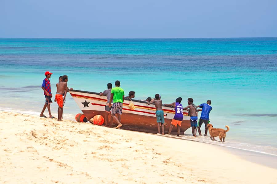 From Santa Maria: Sal Island Private Day Trip - Buracona: swimming in the natural pool and the Oeil Bleu lookout
