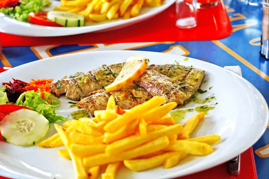 From Santa Maria: Sal Island Private Day Trip - Palmeira fishing village lunch break and Cape Verdean flavors