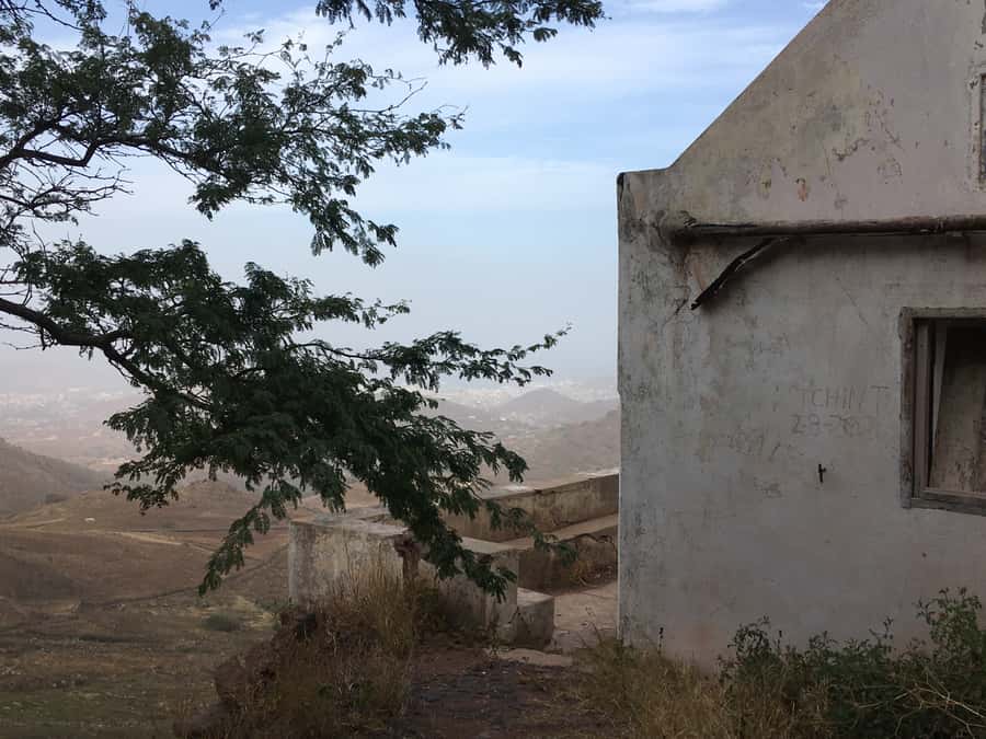 Hike Monte Verde - Summit time: the cloud-collecting project and island-spanning views