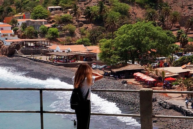 Like Locals: Praia and Cidade Velha Tour + Local Pontxi Tasting - Fortaleza Real de San Felipe, Pirate Defenses and the 120-Meter View