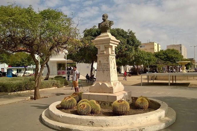 Praia city to the airport. - Entering Praia City From the Right Address