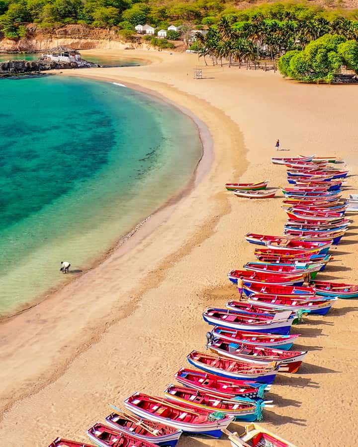 Praia: Day trip by minibus for cruise passengers - A cruise day trip that covers Santiago’s big contrast points