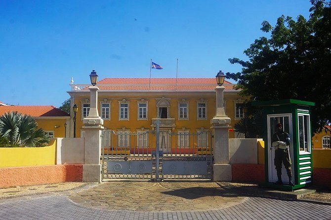 Praia: Guided Historic Walking Tour & Lunch with Locals - Diogo Gomes Monument: a short stop with real context