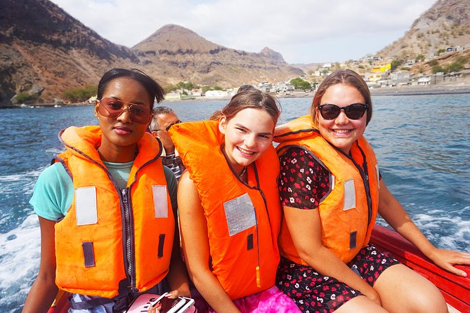 Ribeira da Barca: Boat Trip to the Cave, Snorkeling and BBQ on the beach - Àguas Belas caves: how the snorkeling really plays out