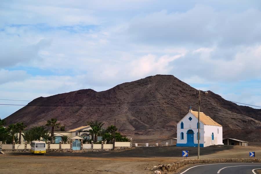 Sal island: Guided Historical and Cultural Tour - The airport pass-by and Amílcar Cabral context