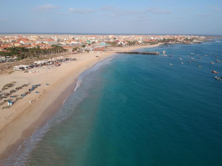 Sal island: Santa Maria city tour, street art and tapas - Old photos and utensils: a quick culture reset