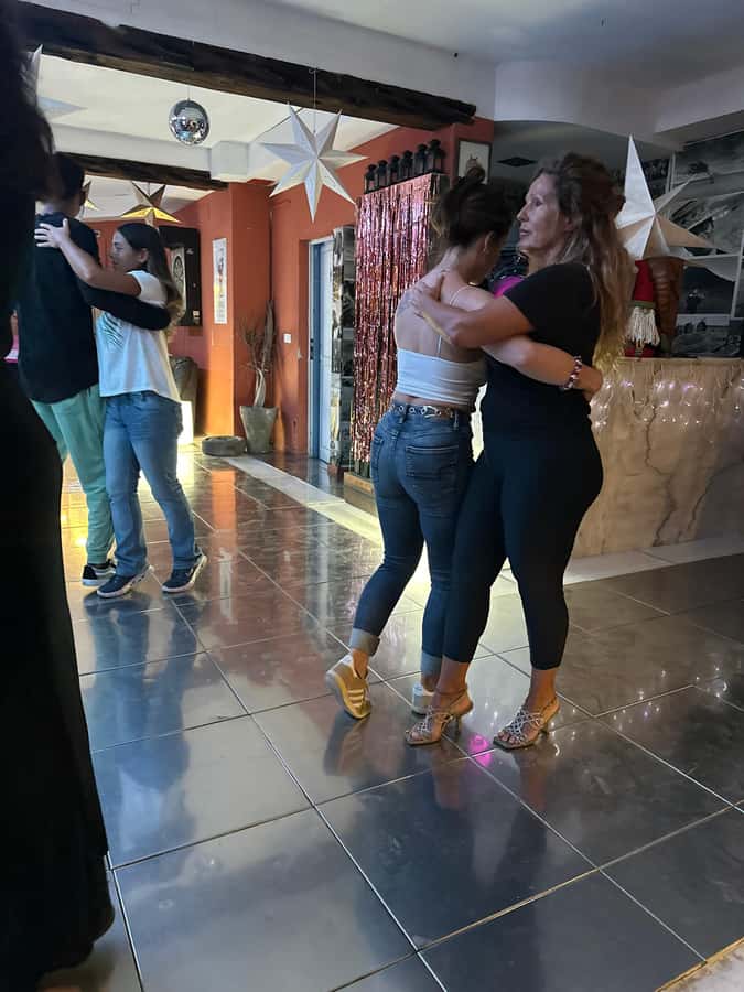 Sal: Kizomba Group Class - Santa Maria, Cape Verde - Partners, Switching, and Uneven Numbers: How to Make It Comfortable