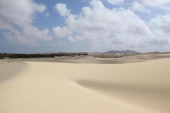 Santa Monica NO Stress Tour - Your day’s route: Santa Monica, Varandinha caves, and Praia de Chaves