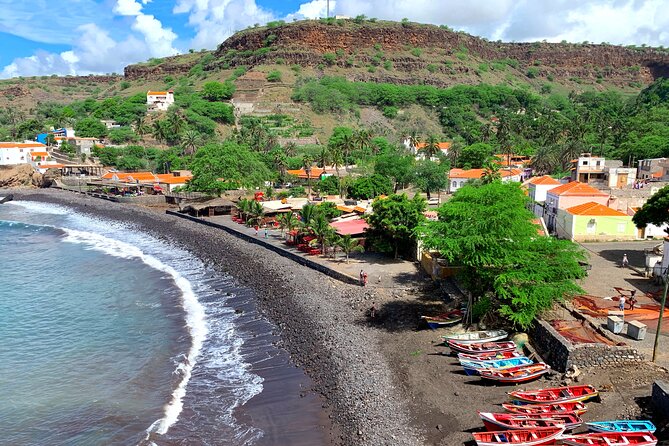 Santiago Island: 4-Hour Calabaceira Valley Hike & Guided Tour to Cidade Velha - Old churches and colonial landmarks: Nossa Senhora do Rosário, Pelourinho, and Sé Catedral ruins