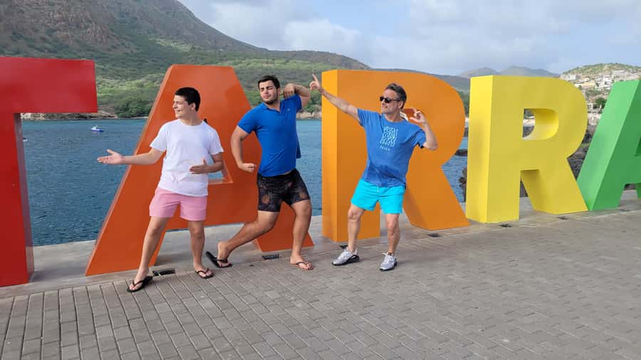 Santiago: Landscapes, Street Art, and Markets Day Trip - Picos village and Mount N’Gulilansa: the strange rock you remember