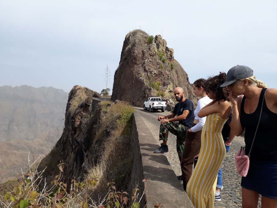 Santo Antão Highlights: Day Trip by Car with Ferry from SV - Ponta do Sol and Sinagoga: coastal color and a stop for context