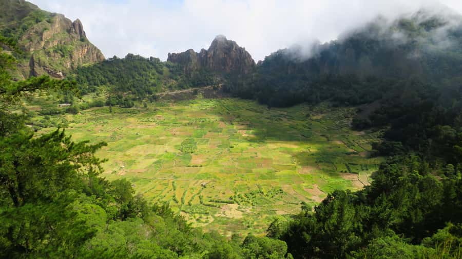 Santo Antão: Hiking Cova Volcano Crater to Ribeira Paúl - Key highlights at a glance