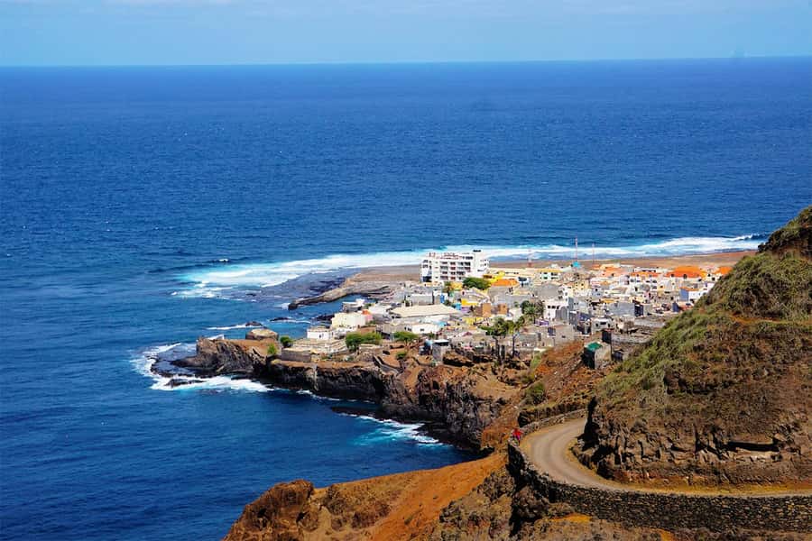 Santo Antão: Ponta do Sol & Fontainhas Guided Trip with Hike - Ponta do Sol on foot: fishing village colors and cliff edges