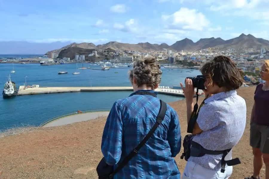 São Vicente: Markets, Mountains, Fishing Villages & Beaches - Baía das Gatas bay: a quick swim with festival history