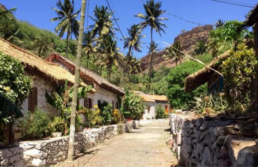 The origen of Capeverdean People - Culture, Dance, and the Krioulo Dialect You Hear in Everyday Life